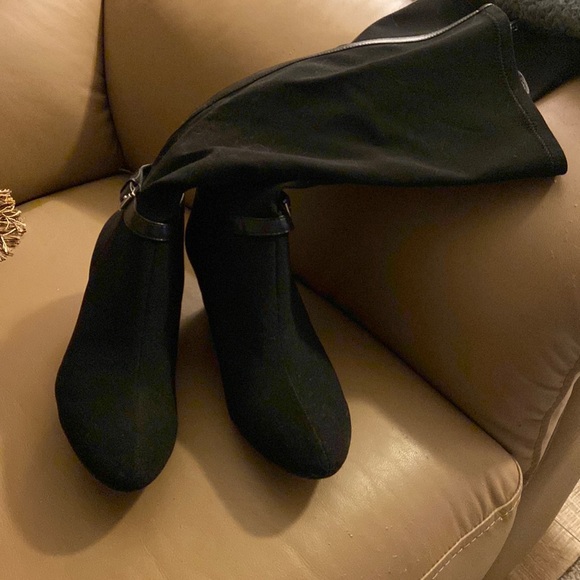 Brand new CHAPS EDANA BOOTS - size 6.5 - Picture 2 of 10